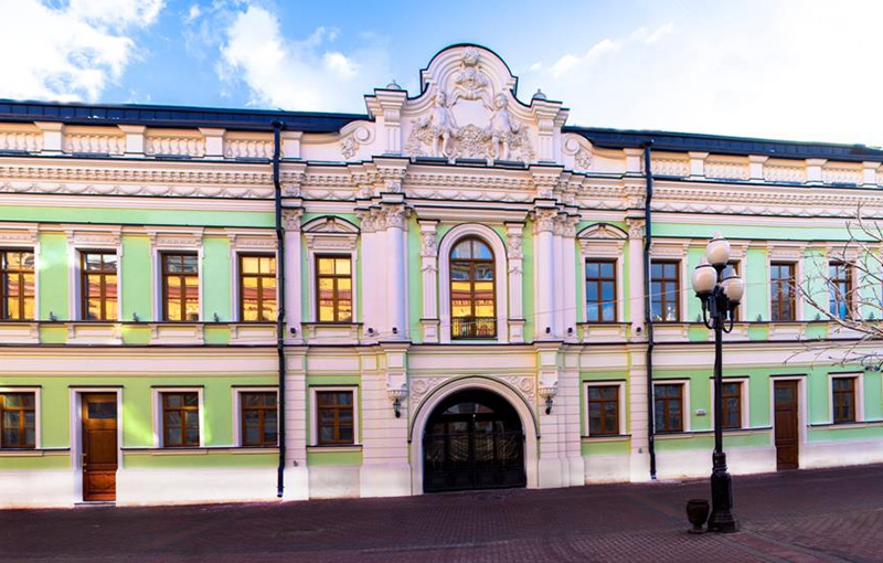 Продажа торговой площади в Москве, в жилом доме. Возле метро Арбатская. Москва г, Арбат ул, д 39. Площадь: 99.30 кв.м