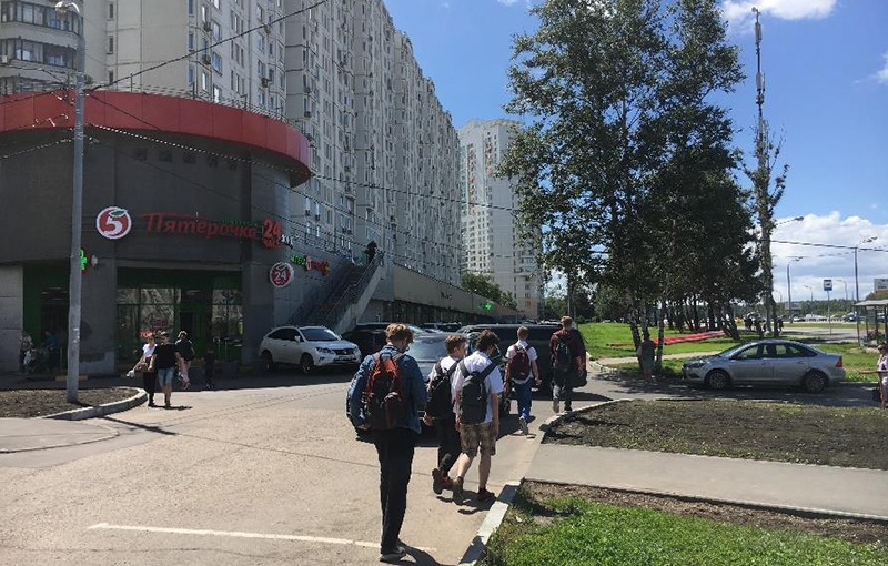 Продажа торговой площади в Москве, в жилом доме. Возле метро Тропарёво. Москва г, Ленинский пр-кт, д 127. Площадь: 220.00 кв.м. Цена: 86 240 000 руб