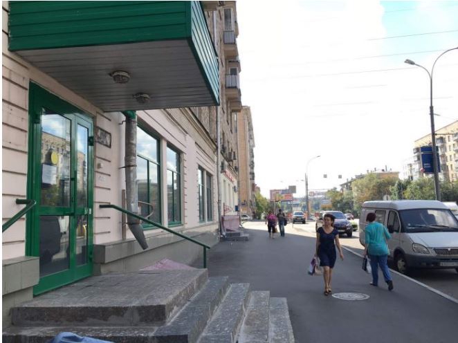 Аренда торговой площади в Москве, в жилом доме. Возле метро Каширская. Москва, Каширское ш, д 7к1. Площадь: 156.40 кв.м. Цена: 400 000 руб