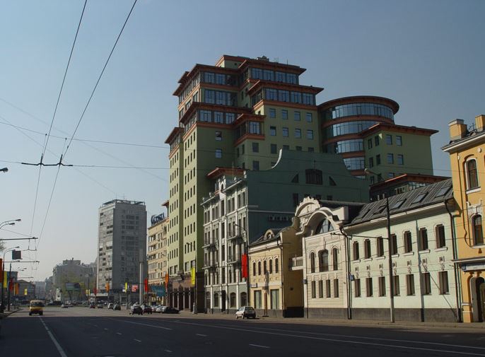 Аренда особняка в Москве. Возле метро Новослободская. Москва г, Долгоруковская ул, д 9. Площадь: 3188.00 кв.м. Цена: 4 955 000 руб
