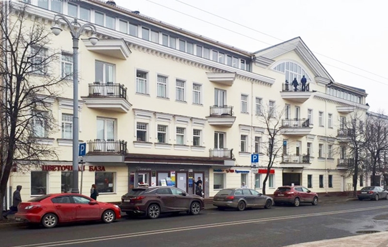 Аренда торговой площади в Москве. Возле метро Добрынинская. Москва г, Серпуховская Б. ул, д 14/13 с1. Площадь: 65.00 кв.м. Цена: 350 000 руб
