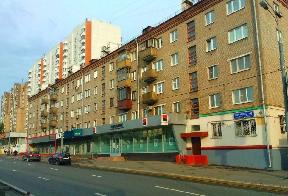 Аренда торговой площади в Москве, в жилом доме. Возле метро Кунцевская. Москва, Можайское ш, д 19. Площадь: 227.00 кв.м. Цена: 762 720 руб
