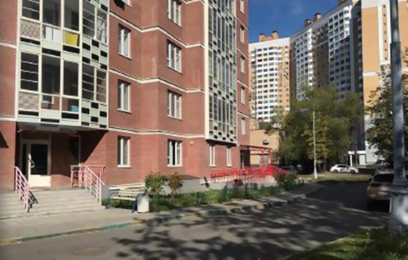 Аренда торговой площади в Москве, в жилом доме. Возле метро Кунцевская. Москва г, Истринская ул, д 5. Площадь: 182.00 кв.м. Цена: 360 000 руб
