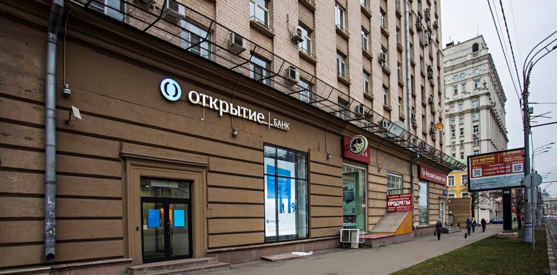 Аренда торговой площади в Москве, в жилом доме. Возле метро Павелецкая. Москва, Валовая ул, д 8/18. Площадь: 181.00 кв.м. Цена: 920 000 руб