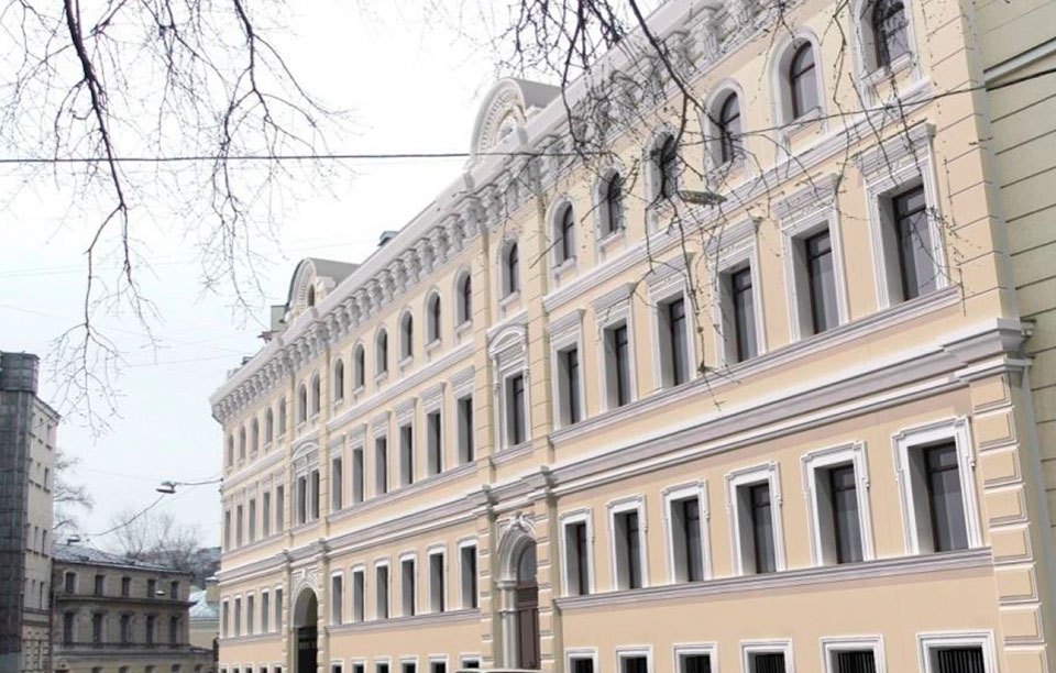 Аренда офиса в Москве. Возле метро Арбатская. Москва г, Кисловский Нижн. пер, д 5 с.1. Площадь: 122.10 кв.м. Цена: 376 500 руб