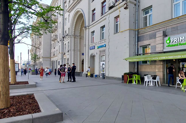 Аренда торговой площади в Москве, в жилом доме. Возле метро Пушкинская, Тверская, Чеховская. Москва г, Тверская ул, д 15. Площадь: 105.00 кв.м. Цена: 550 000 руб