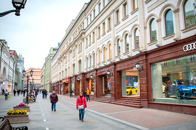 Аренда торговой площади в Москве, в БЦ Никольская Плаза. Возле метро Лубянка. Москва г, Никольская ул, д 10. Площадь: 94.70 кв.м. Цена: 400 000 руб