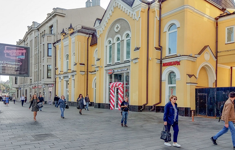 Аренда торговой площади в Москве. Возле метро Арбатская. Москва г, Новый Арбат ул, д 5. Площадь: 25.80 кв.м. Цена: 470 000 руб