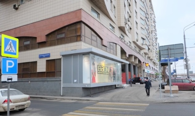 Аренда торговой площади в Москве, в жилом доме. Возле метро Аэропорт. Москва, Ленинградский пр-кт, д 52. Площадь: 330.00 кв.м. Цена: 500 000 руб