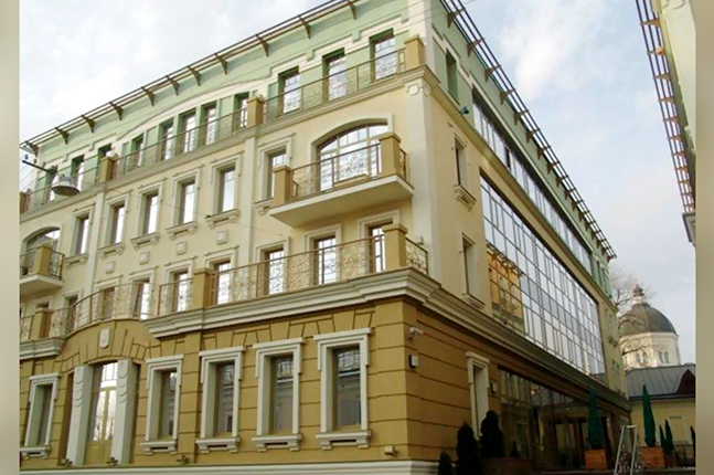Аренда офиса в Москве. Возле метро Китай-город. Москва, Подкопаевский пер, д 4. Площадь: 171.60 кв.м. Цена: 429 000 руб