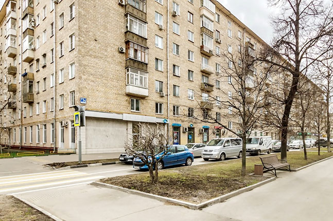 Аренда торговой площади в Москве, в жилом доме. Возле метро Университет. Москва, Ленинский пр-кт, д 73к8. Площадь: 277.60 кв.м. Цена: 750 000 руб