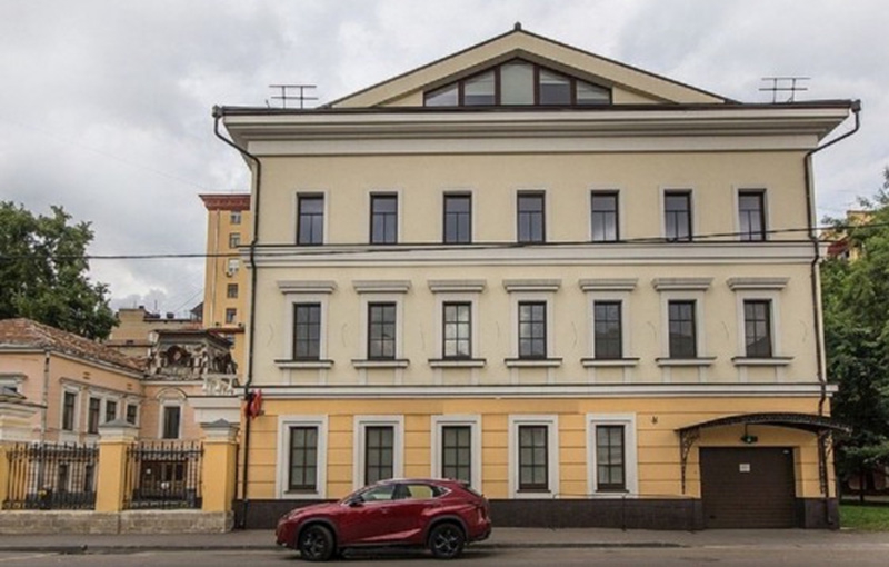 Аренда особняка в Москве. Возле метро Новокузнецкая. Москва г, Садовническая ул, д 41 с2. Площадь: 1942.00 кв.м. Цена: 4 499 900 руб