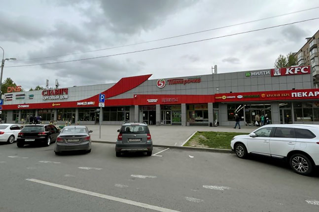 Аренда торговой площади в Москве, в ТЦ Славич. Возле метро Бульвар Рокоссовского. Москва г, Маршала Рокоссовского б-р, д 31. Площадь: 33.00 кв.м. Цена: 250 000 руб