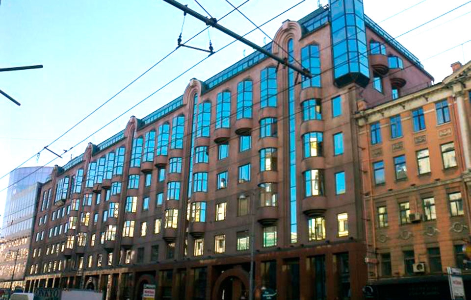 Аренда офиса в Москве, в БЦ Парус. Возле метро Белорусская. Москва г, Тверская-Ямская 1-я ул, д 23 с1. Площадь: 118.30 кв.м. Цена: 285 891 руб