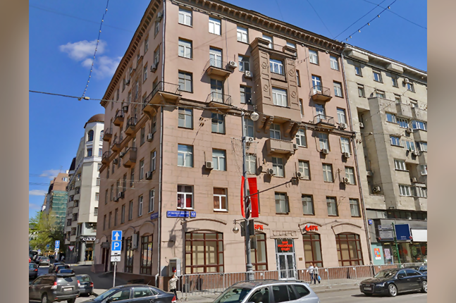 Аренда торговой площади в Москве, в жилом доме. Возле метро Маяковская. Москва, Тверская-Ямская 1-я ул, д 12. Площадь: 159.00 кв.м. Цена: 300 000 руб