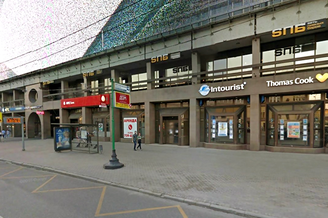 Аренда торговой площади в Москве, в жилом доме. Возле метро Арбатская. Москва, Новый Арбат ул, д 2. Площадь: 352.00 кв.м. Цена: 1 850 000 руб
