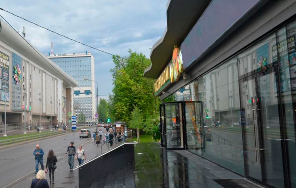 Аренда торговой площади в Москве. Возле метро Сходненская. Москва, Химкинский б-р, д 21. Площадь: 53.00 кв.м. Цена: 500 000 руб