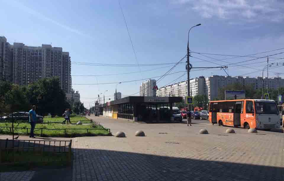 Аренда торговой площади в Москве, в жилом доме. Возле метро Алтуфьево. Москва, Алтуфьевское ш, д 88. Площадь: 60.00 кв.м. Цена: 440 000 руб