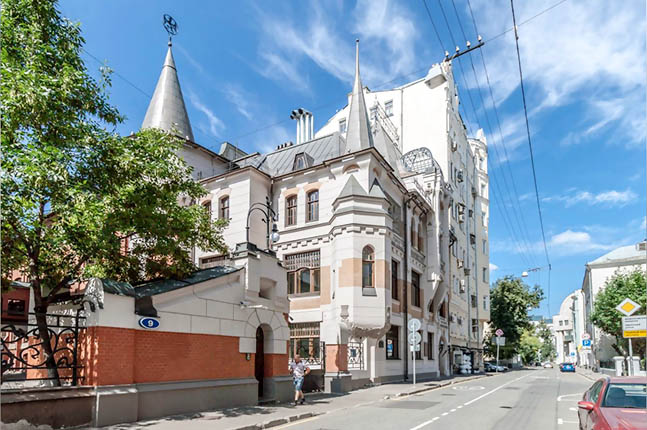 Аренда офиса в Москве, в БЦ На Трехпрудном. Возле метро Пушкинская. Москва г, Трехпрудный пер, д 9с2. Площадь: 125.00 кв.м. Цена: 346 054 руб
