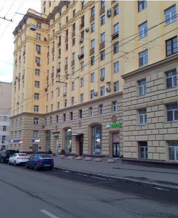 Аренда торговой площади в Москве, в жилом доме. Возле метро Красносельская. Москва, Краснопрудная ул, д 30к34с1. Площадь: 131.00 кв.м. Цена: 329 000 руб